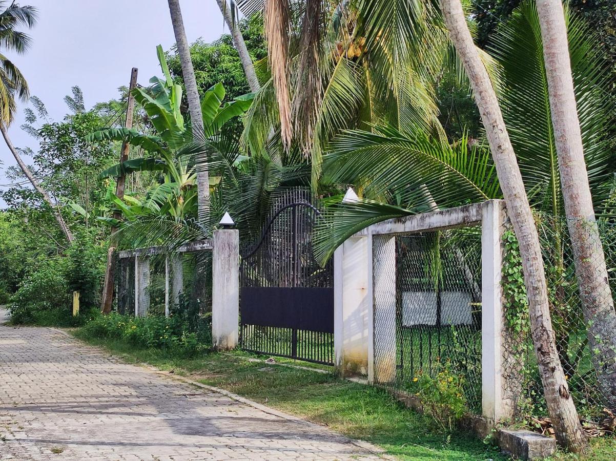 Schatzi'S Hideaway Tangalle Exterior photo